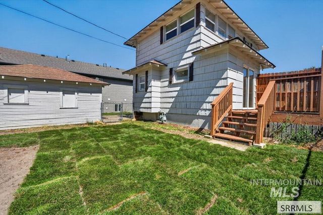1005 S 4th Avenue, Pocatello, ID 83201