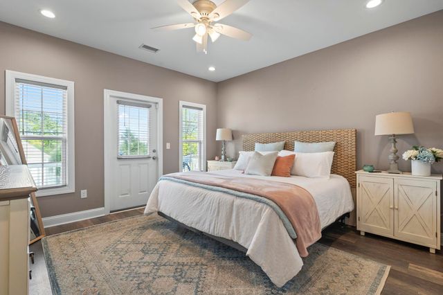 932 Leah Jayne Ln., North Myrtle Beach, SC 29582