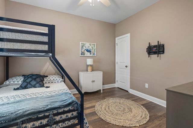 932 Leah Jayne Ln., North Myrtle Beach, SC 29582