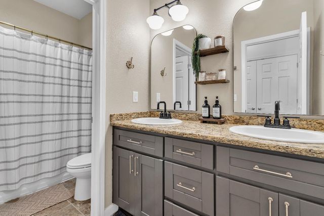 2072 River Rock Dr, Marysville, CA 95901