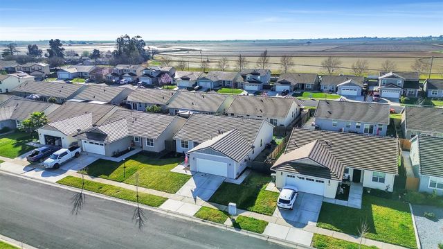 2072 River Rock Dr, Marysville, CA 95901