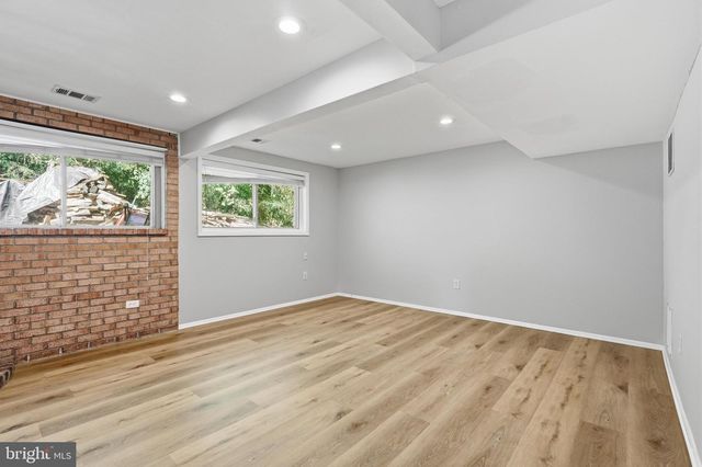 112 HILLSDALE DR, Sterling, VA 20164