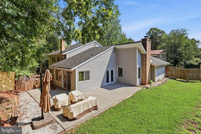 112 HILLSDALE DR, Sterling, VA 20164