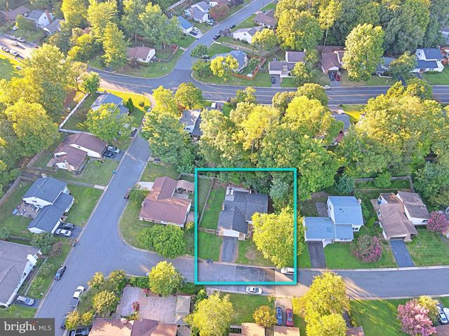 112 HILLSDALE DR, Sterling, VA 20164