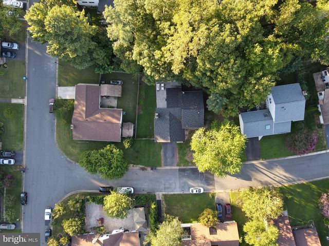 112 HILLSDALE DR, Sterling, VA 20164