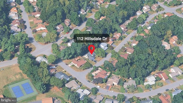 112 HILLSDALE DR, Sterling, VA 20164