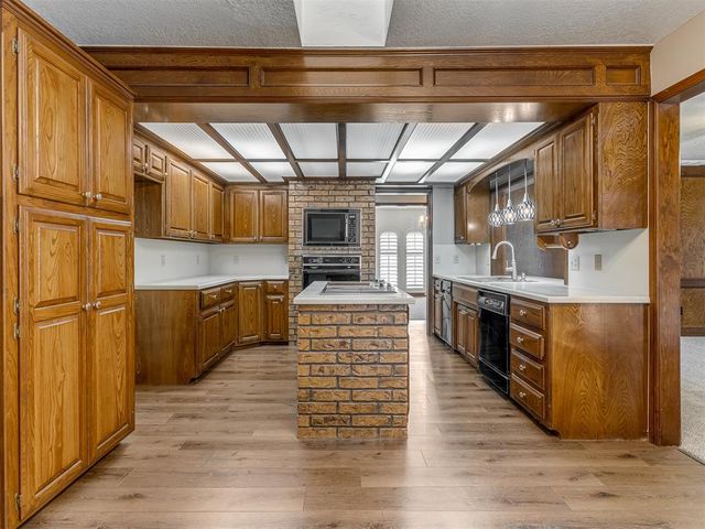 11213 Kingsgate Drive, Oklahoma City, OK 73170