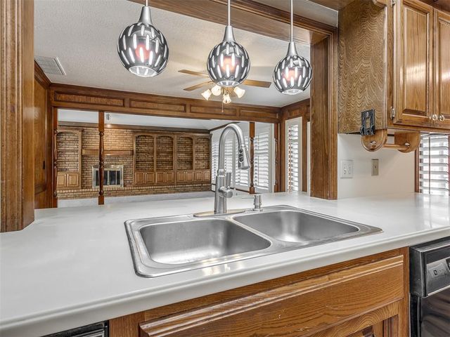 11213 Kingsgate Drive, Oklahoma City, OK 73170