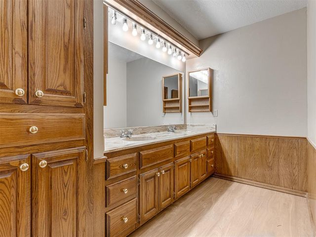 11213 Kingsgate Drive, Oklahoma City, OK 73170