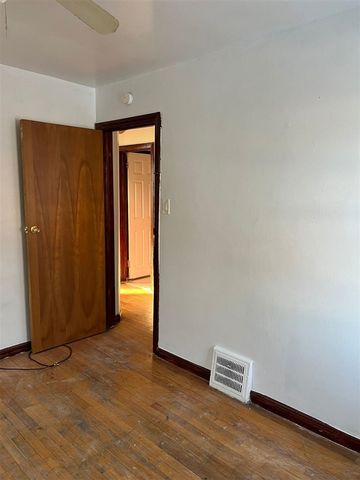 8510 Lauder Street, Detroit, MI 48228