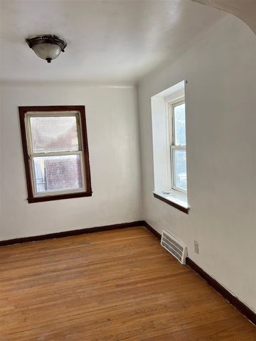 8510 Lauder Street, Detroit, MI 48228