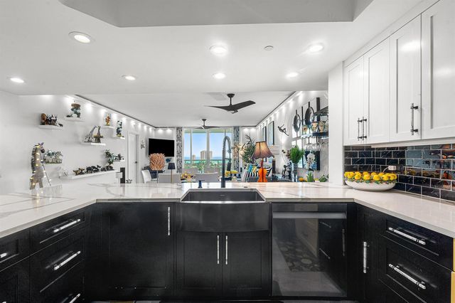 2640 Lake Shore Drive 2112, Riviera Beach, FL 33404