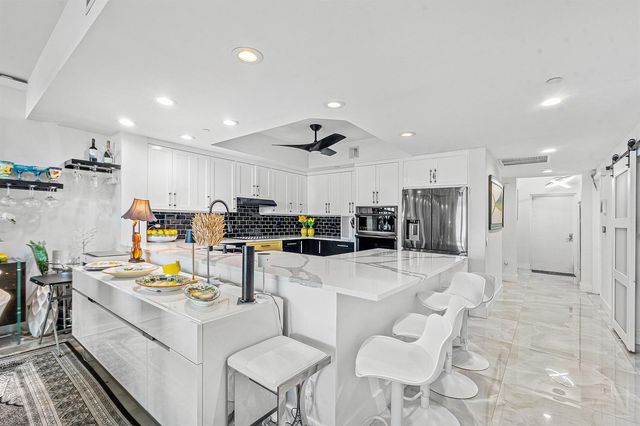 2640 Lake Shore Drive 2112, Riviera Beach, FL 33404