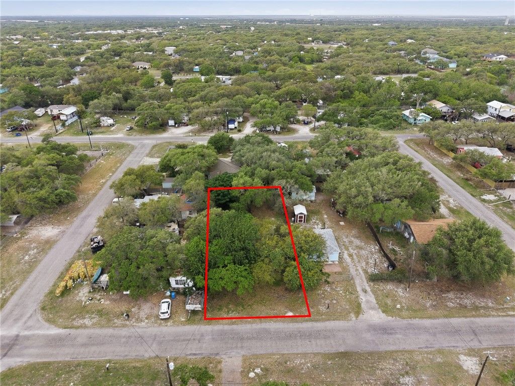 707-709 N Terry St, Rockport, TX 78382 — photo 3