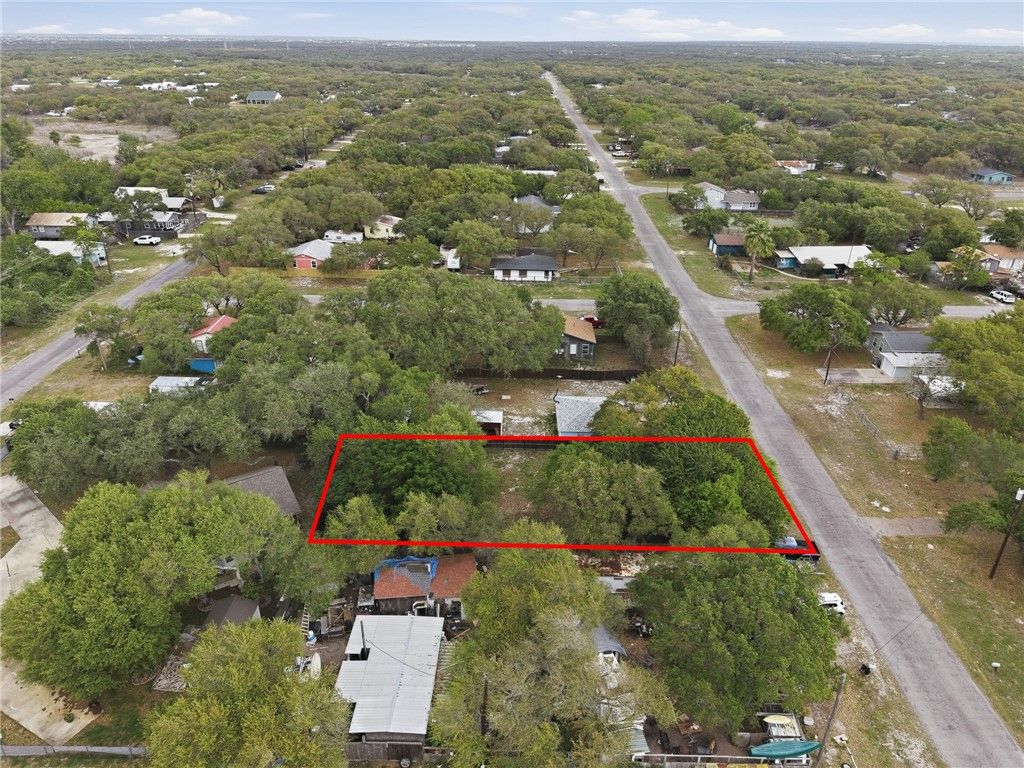 707-709 N Terry St, Rockport, TX 78382 — photo 4