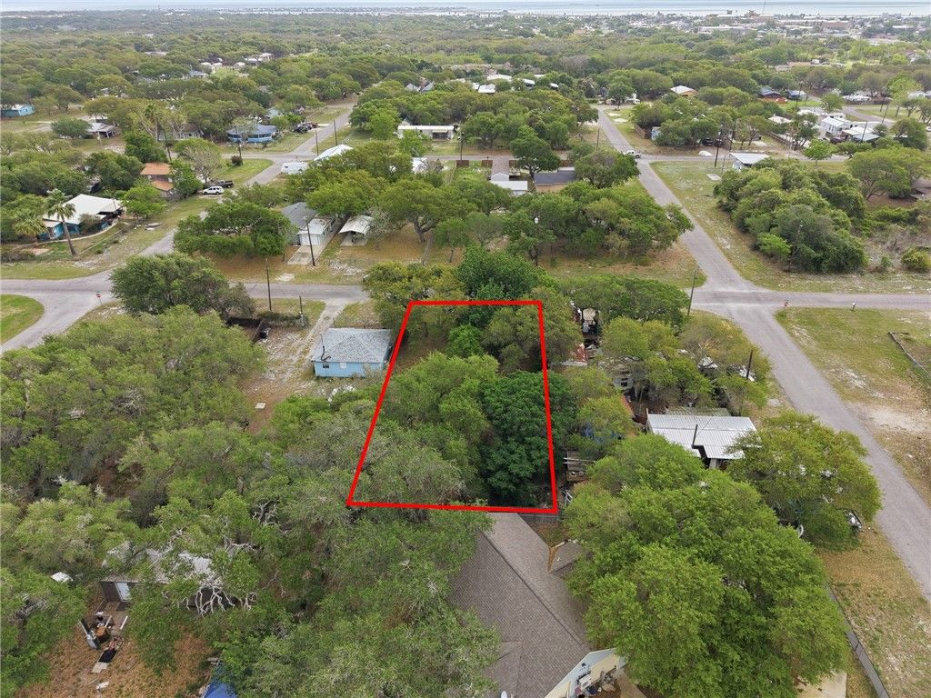 707-709 N Terry St, Rockport, TX 78382 — photo 5
