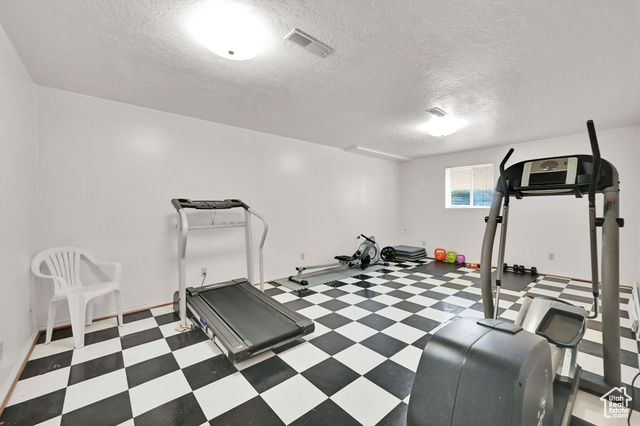 992 E 5625 S, South Ogden, UT 84405