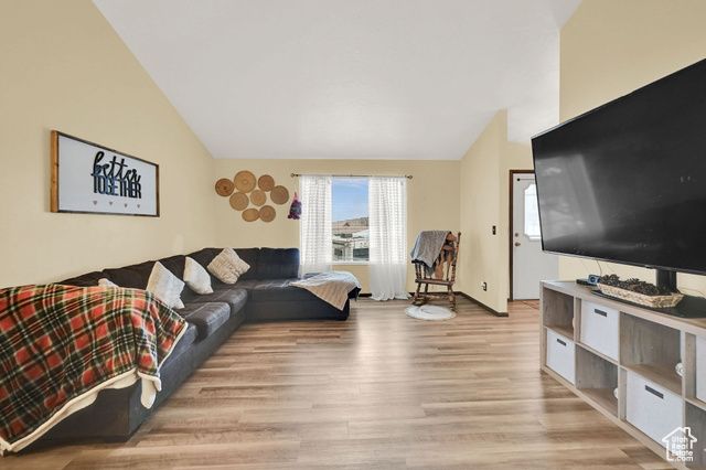 992 E 5625 S, South Ogden, UT 84405