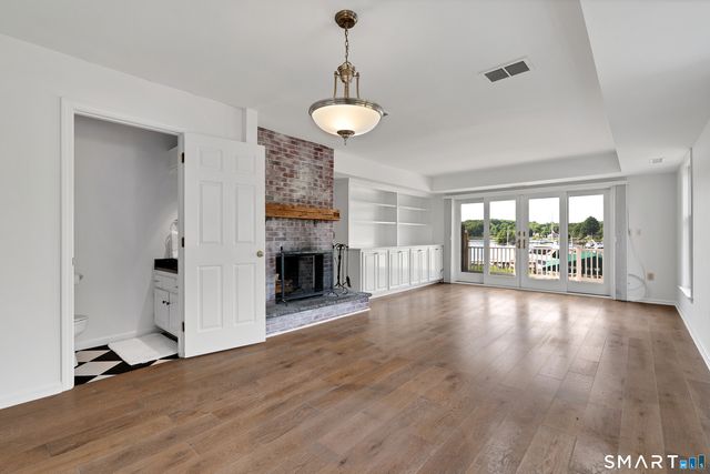 13-21 Nott Lane A3, Essex, CT 06426