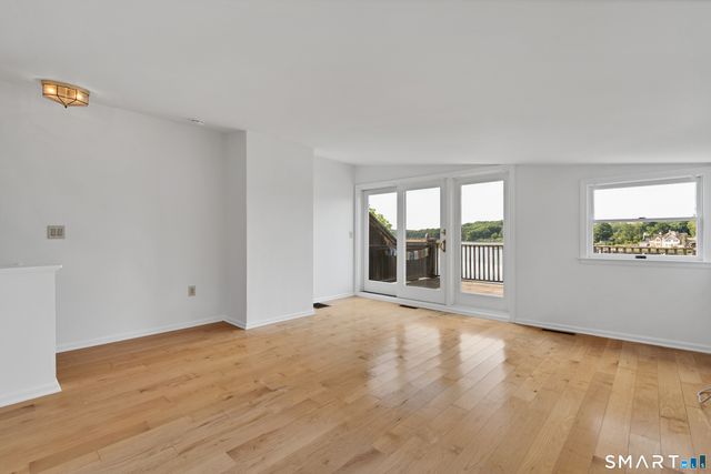 13-21 Nott Lane A3, Essex, CT 06426