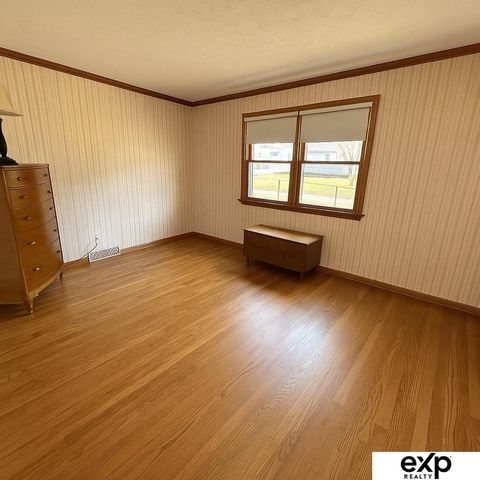 7009 Park Crest Drive, La Vista, NE 68128