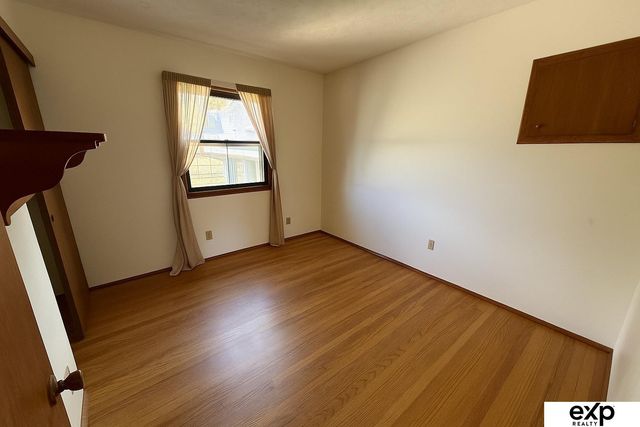 7009 Park Crest Drive, La Vista, NE 68128