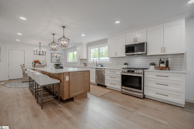 105 Belmont Drive, Fountain Inn, SC 29644