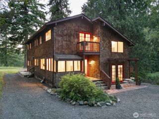 14855 Phelps Road NE, Bainbridge Island, WA 98110