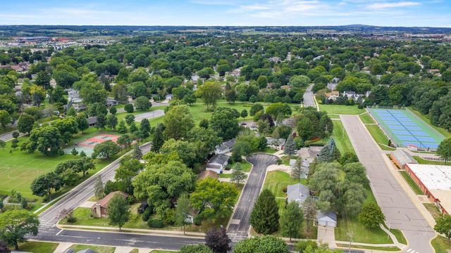 510 Westlawn Circle, Verona, WI 53583