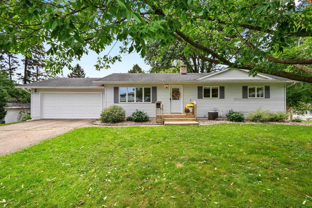 510 Westlawn Circle, Verona, WI 53583
