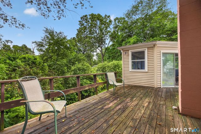 17 Hunters Path, Clinton, CT 06413