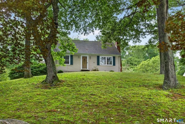 17 Hunters Path, Clinton, CT 06413