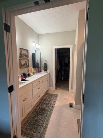25034 W 94th Terrace, Lenexa, KS 66227