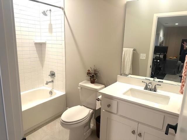 25034 W 94th Terrace, Lenexa, KS 66227