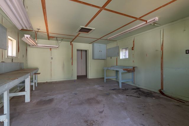 795 Lozier Lane, Medford, OR 97501
