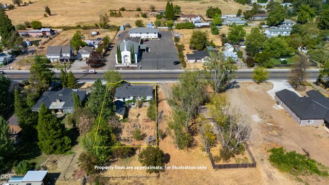 795 Lozier Lane, Medford, OR 97501