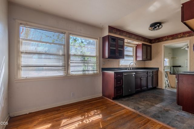795 Lozier Lane, Medford, OR 97501