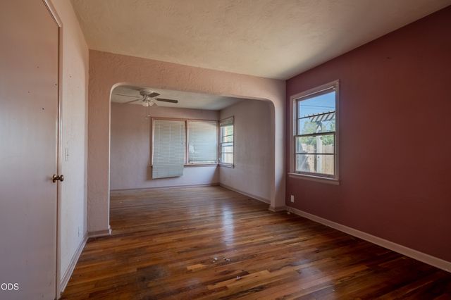 795 Lozier Lane, Medford, OR 97501