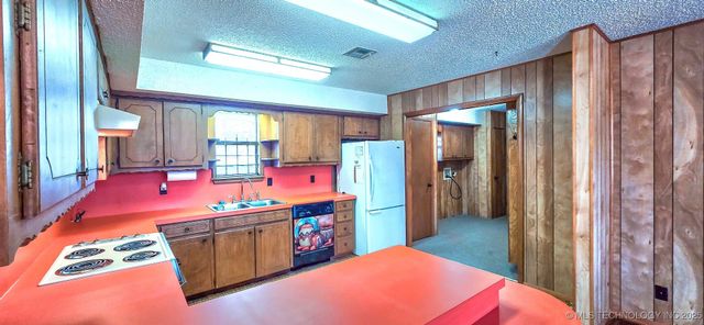 419635 E 1158 Road, Checotah, OK 74426