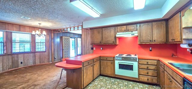 419635 E 1158 Road, Checotah, OK 74426