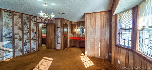 419635 E 1158 Road, Checotah, OK 74426