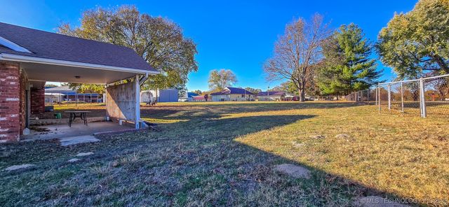 419635 E 1158 Road, Checotah, OK 74426