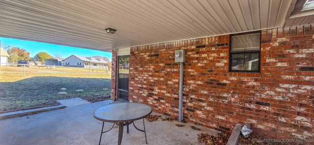 419635 E 1158 Road, Checotah, OK 74426
