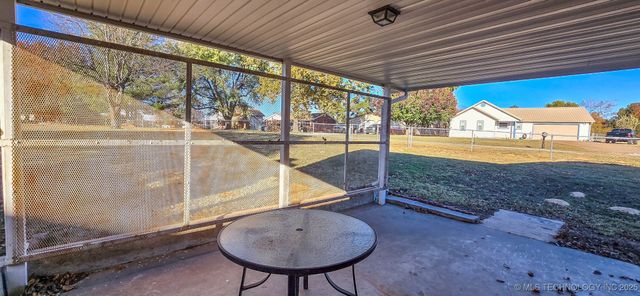 419635 E 1158 Road, Checotah, OK 74426