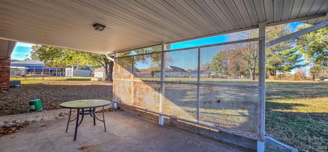 419635 E 1158 Road, Checotah, OK 74426