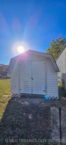 419635 E 1158 Road, Checotah, OK 74426