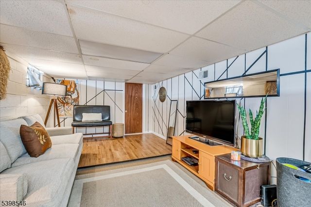 105 Madison Ave, Middlesex Boro, NJ 08846