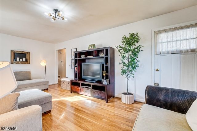 105 Madison Ave, Middlesex Boro, NJ 08846