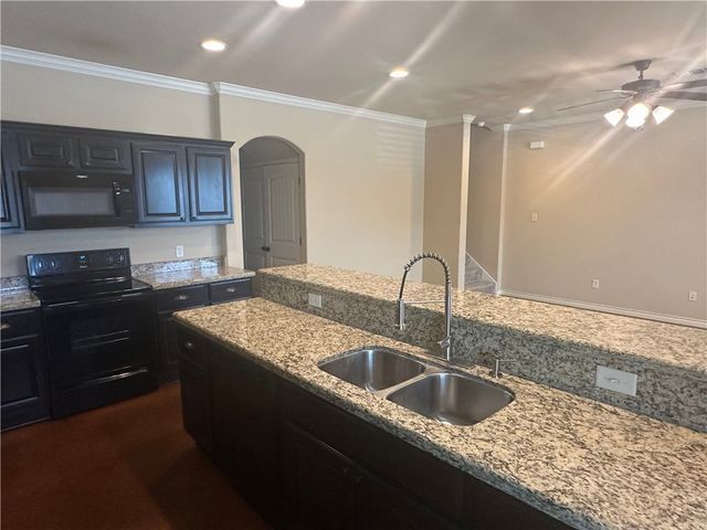 402 Baby Bear Drive, College Station, TX 77845