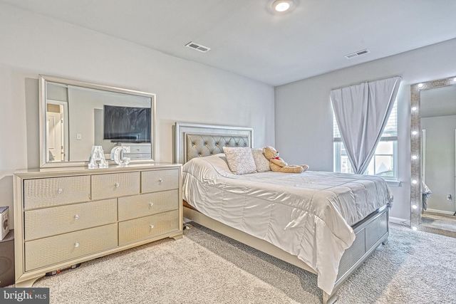 260 MAPLE RUN DR, York, PA 17404